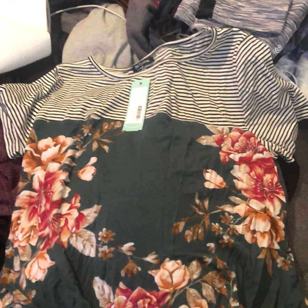 Short-sleeve Knot Front Knot Top
